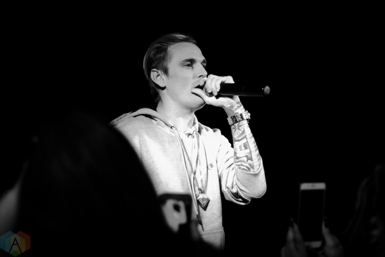 PONTIAC, MI - MARCH 10: Aaron Carter performs at The Crofoot Ballroom in Pontiac, Michigan on March 10, 2018. (Photo: Jennifer Boris/Aesthetic Magazine)