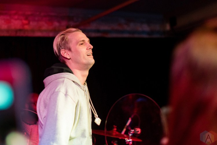 PONTIAC, MI - MARCH 10: Aaron Carter performs at The Crofoot Ballroom in Pontiac, Michigan on March 10, 2018. (Photo: Jennifer Boris/Aesthetic Magazine)