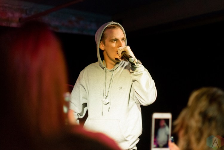 PONTIAC, MI - MARCH 10: Aaron Carter performs at The Crofoot Ballroom in Pontiac, Michigan on March 10, 2018. (Photo: Jennifer Boris/Aesthetic Magazine)