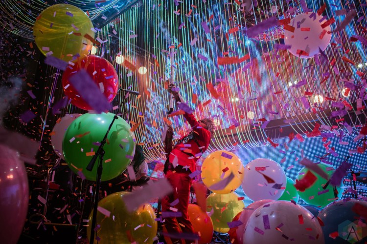 RICHMOND, VA - MARCH 10: The Flaming Lips perform at The National in Richmond, Virginia on March 10, 2018. (Photo: Ashley Travis/Aesthetic Magazine)