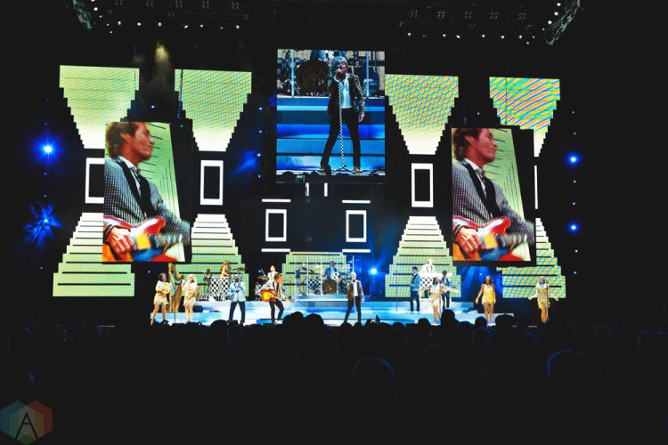 TORONTO, ON - MARCH 22: Rod Stewart performs at Air Canada Centre in Toronto on March 22, 2018. (Photo: Adam Harrison/Aesthetic Magazine)