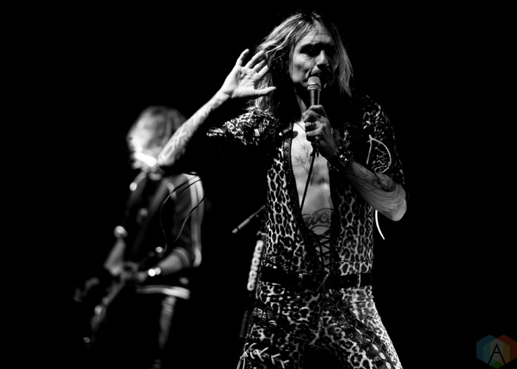 LOS ANGELES, CA - MARCH 29: The Darkness performs at Fonda Theatre in Los Angeles on March 29, 2018. (Photo: Melanie Escombe/Aesthetic Magazine)