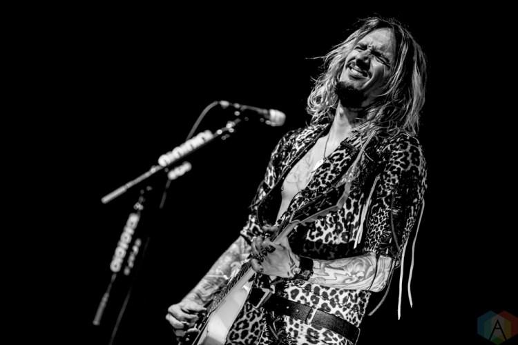 LOS ANGELES, CA - MARCH 29: The Darkness performs at Fonda Theatre in Los Angeles on March 29, 2018. (Photo: Melanie Escombe/Aesthetic Magazine)