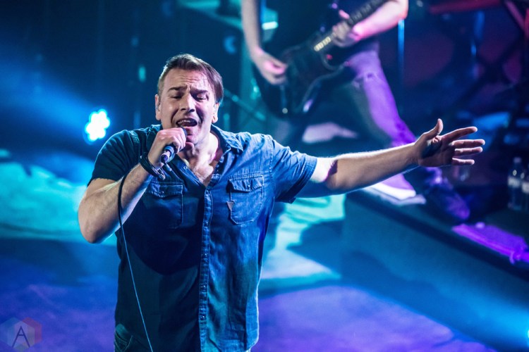 CALGARY, AB - APRIL 27: I Mother Earth performs at Palace Theatre in Calgary on April 27, 2018. (Photo: Adriana Malinowska/Aesthetic Magazine)