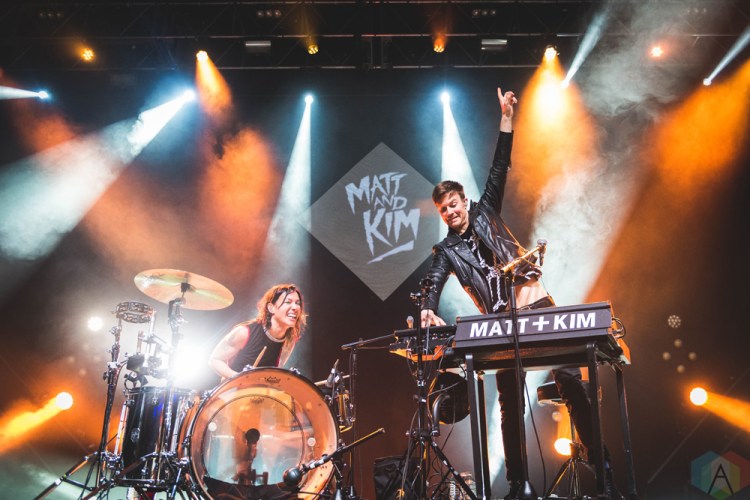 CHICAGO, IL - APRIL 17: Matt And Kim performs at Riviera Theatre in Chicago on April 17, 2018. (Photo: Katie Kuropas/Aesthetic Magazine)