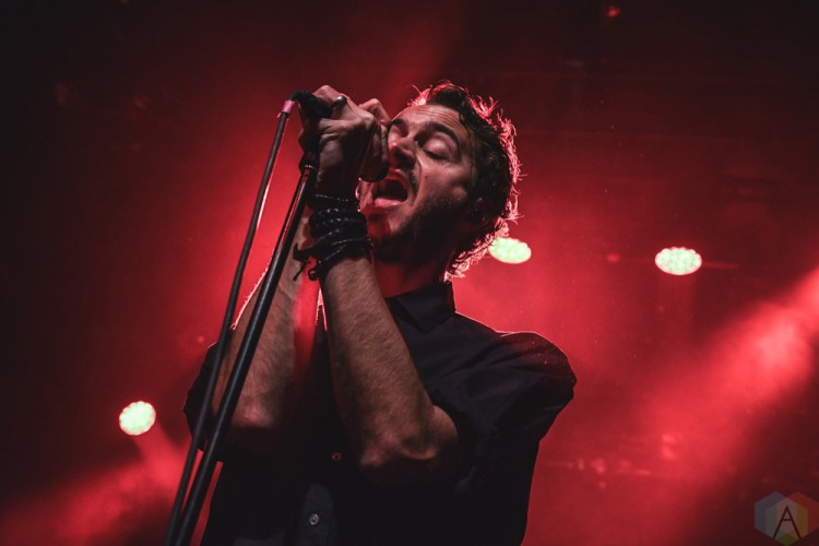 NEW YORK, NY - MAY 15: Editors performs at Irving Plaza in New York City on May 15, 2018. (Photo: Al Mannarino/Aesthetic Magazine)