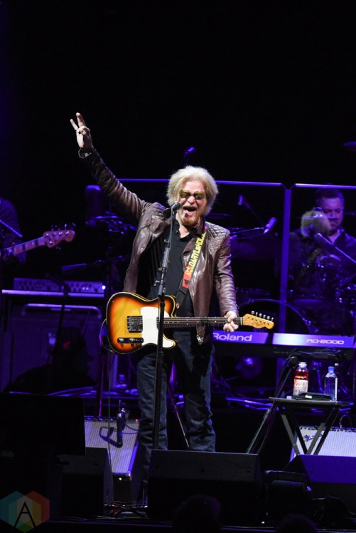 TORONTO, ON - JUNE 05: Daryl Hall and John Oates perform at Air Canada Centre in Toronto on June 05, 2018. (Photo: Jaime Espinoza/Aesthetic Magazine)
