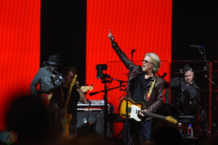 TORONTO, ON - JUNE 05: Daryl Hall and John Oates perform at Air Canada Centre in Toronto on June 05, 2018. (Photo: Jaime Espinoza/Aesthetic Magazine)
