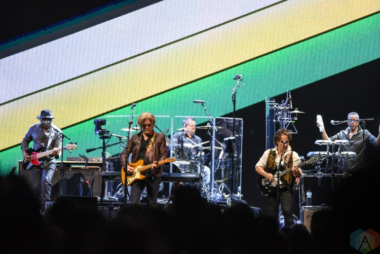 TORONTO, ON - JUNE 05: Daryl Hall and John Oates perform at Air Canada Centre in Toronto on June 05, 2018. (Photo: Jaime Espinoza/Aesthetic Magazine)