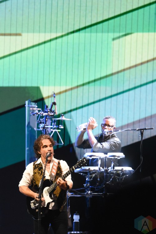 TORONTO, ON - JUNE 05: Daryl Hall and John Oates perform at Air Canada Centre in Toronto on June 05, 2018. (Photo: Jaime Espinoza/Aesthetic Magazine)