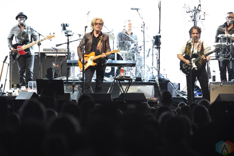 TORONTO, ON - JUNE 05: Daryl Hall and John Oates perform at Air Canada Centre in Toronto on June 05, 2018. (Photo: Jaime Espinoza/Aesthetic Magazine)