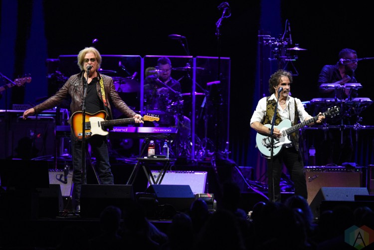 TORONTO, ON - JUNE 05: Daryl Hall and John Oates perform at Air Canada Centre in Toronto on June 05, 2018. (Photo: Jaime Espinoza/Aesthetic Magazine)
