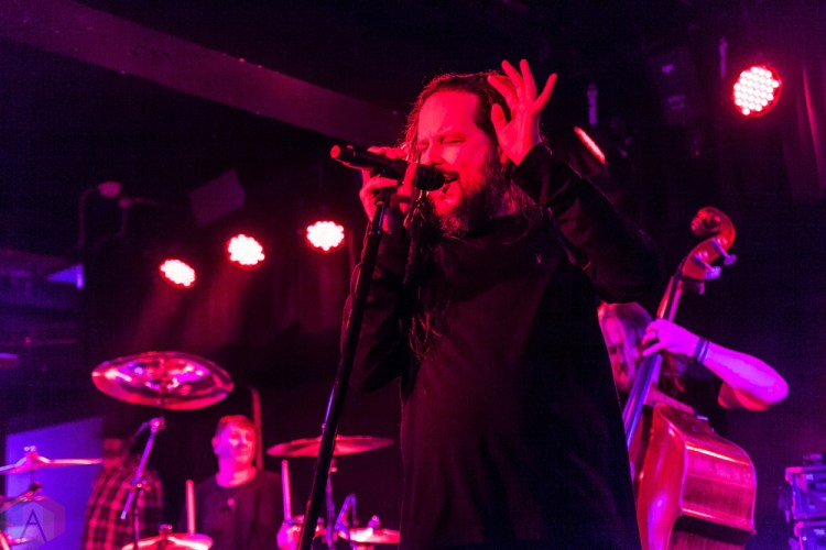 MANCHESTER, UK - JUNE 06: Jonathan Davis performs at Manchester Club Academy in Manchester, UK on June 06, 2018. (Photo: Priti Shikotra/Aesthetic Magazine)