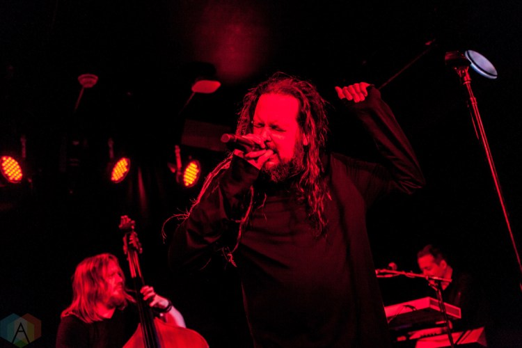MANCHESTER, UK - JUNE 06: Jonathan Davis performs at Manchester Club Academy in Manchester, UK on June 06, 2018. (Photo: Priti Shikotra/Aesthetic Magazine)