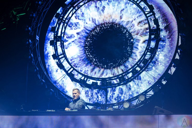 TORONTO, ON - JUNE 23: Kaskade performs at Dreams Festival at Echo Beach in Toronto on June 23, 2018. (Photo: Brendan Albert/Aesthetic Magazine)