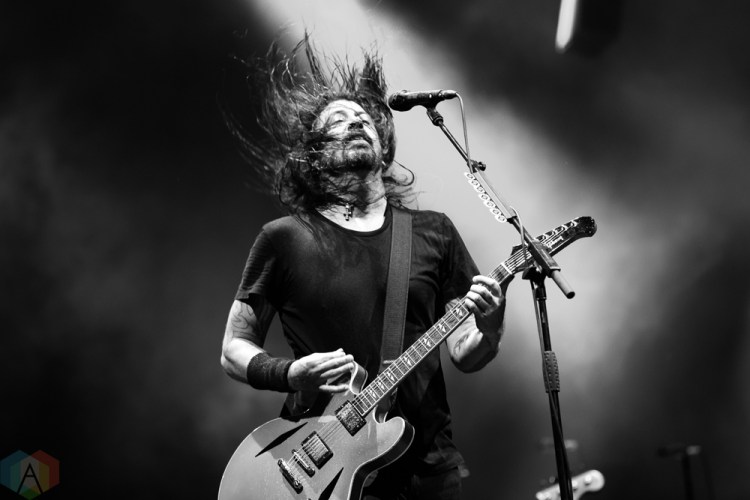 TORONTO, ON - JULY 12: Dave Grohl of Foo Fighters performs at Rogers Centre in Toronto on July 12, 2018. (Photo: Brendan Albert/Aesthetic Magazine)