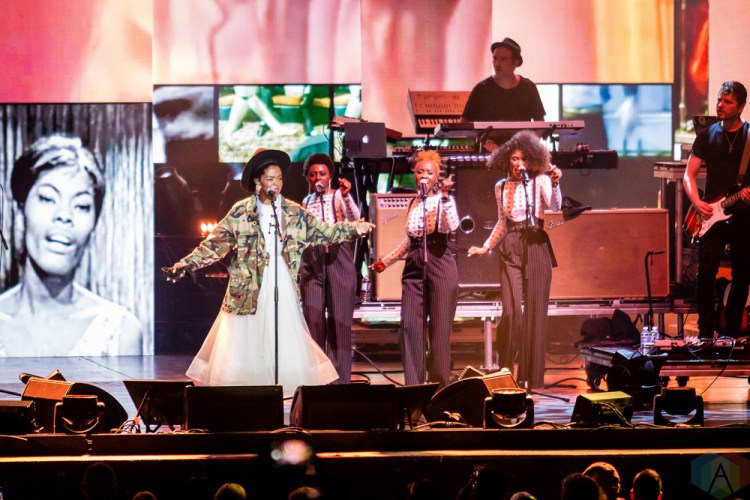 TORONTO, ON - JULY 18: Lauryn Hill performs at Budweiser Stage in Toronto on July 18, 2018. (Photo: Anton Mak/Aesthetic Magazine)