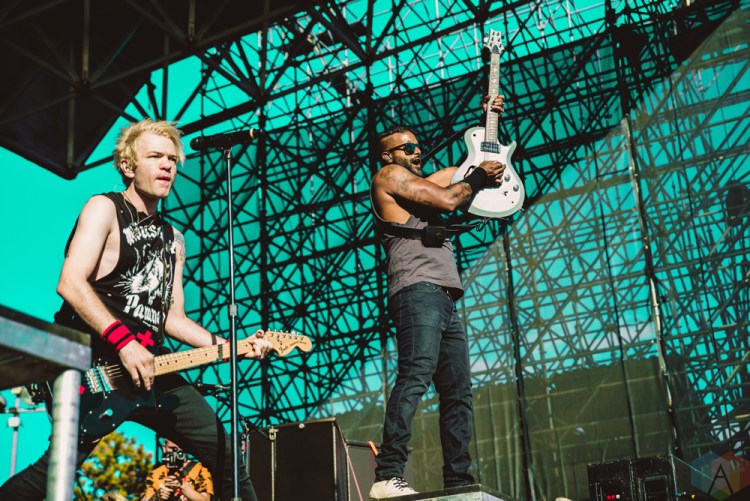 TORONTO, ON - JULY 17: Sum 41 performs at Warped Tour at Echo Beach in Toronto on July 17, 2018. (Photo: Joanna Glezakos/Aesthetic Magazine)