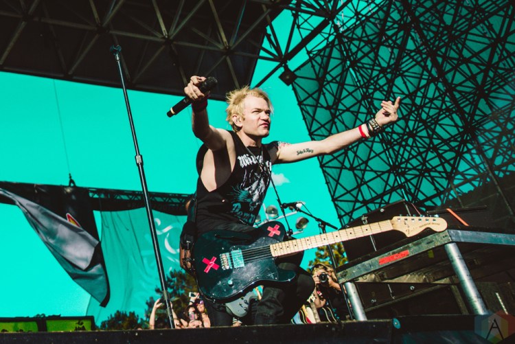 TORONTO, ON - JULY 17: Sum 41 performs at Warped Tour at Echo Beach in Toronto on July 17, 2018. (Photo: Joanna Glezakos/Aesthetic Magazine)
