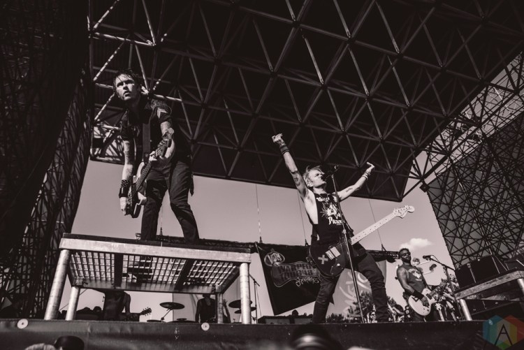 TORONTO, ON - JULY 17: Sum 41 performs at Warped Tour at Echo Beach in Toronto on July 17, 2018. (Photo: Joanna Glezakos/Aesthetic Magazine)