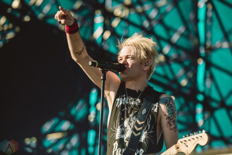 TORONTO, ON - JULY 17: Sum 41 performs at Warped Tour at Echo Beach in Toronto on July 17, 2018. (Photo: Joanna Glezakos/Aesthetic Magazine)