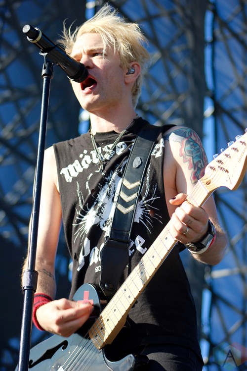 TORONTO, ON - JULY 17: Sum 41 performs at Warped Tour at Echo Beach in Toronto on July 17, 2018. (Photo: Curtis Sindrey/Aesthetic Magazine)