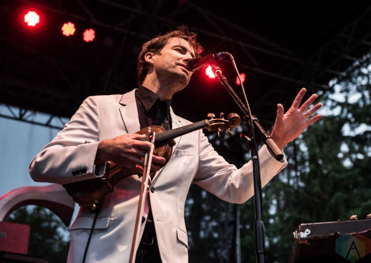 SEATTLE, WA - AUGUST 19: Andrew Bird performs at Woodland Park Zoo in Seattle on August 19, 2018. (Photo: Kevin Tosh/Aesthetic Magazine)