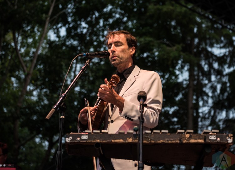 SEATTLE, WA - AUGUST 19: Andrew Bird performs at Woodland Park Zoo in Seattle on August 19, 2018. (Photo: Kevin Tosh/Aesthetic Magazine)