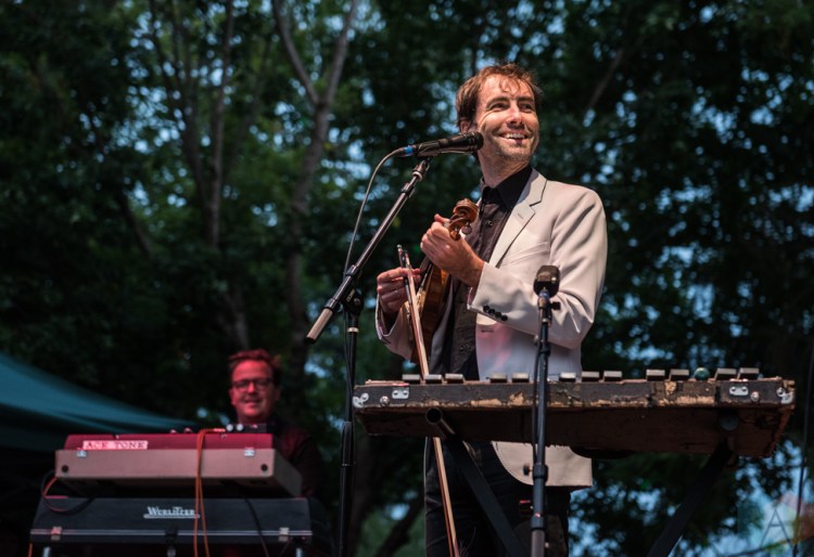 SEATTLE, WA - AUGUST 19: Andrew Bird performs at Woodland Park Zoo in Seattle on August 19, 2018. (Photo: Kevin Tosh/Aesthetic Magazine)