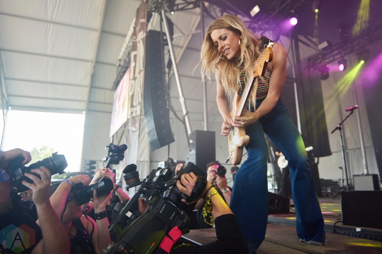 ORO-MEDONTE, ON - AUGUST 12: Lindsay Ell performs at Boots And Hearts Music Festival at Burl's Creek in Oro-Medonte, ON on August 12, 2018. (Photo: Morgan Harris/Aesthetic Magazine)