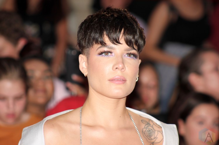 TORONTO, ON - AUGUST 26: Halsey attends iHeartRadio MMVAS red carpet in Toronto, Ontario on August 26, 2018. (Photo: Curtis Sindrey/Aesthetic Magazine)