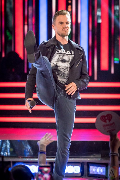 TORONTO, ON - AUGUST 26: Derek Hough presents at the iHeartRadio MMVAs in Toronto, Ontario on August 26, 2018. (Photo: Angelo Marchini/Aesthetic Magazine)