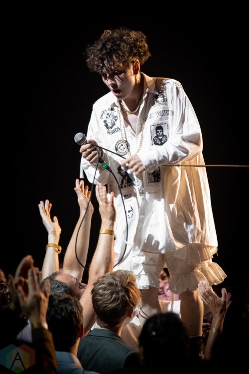 TORONTO, ON - SEPTEMBER 17: Hubert Lenoir performs at Polaris Prize gala at the Carlu in Toronto, Ontario on September 17, 2018. (Photo: Brendan Albert/Aesthetic Magazine)