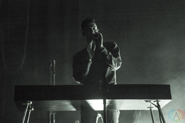 VANCOUVER, BC - OCTOBER 02: Eden performs at Vogue Theatre in Vancouver on October 02, 2018. (Photo: Emily Chin/Aesthetic Magazine)