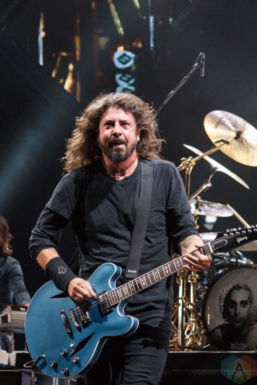 SAN BERNARDINO, CA - OCTOBER 06: Foo Fighters performs at Cal Jam at Glen Helen Regional Park in San Bernardino, California on October 06, 2018. (Photo: James Alvarez/Aesthetic Magazine)