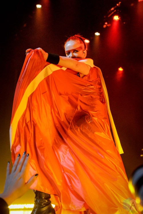 BROOKLYN, NY - OCTOBER 27: Garbage performs at Kings Theatre in Brooklyn, New York on October 27, 2018. (Photo: Alx Bear/Aesthetic Magazine)