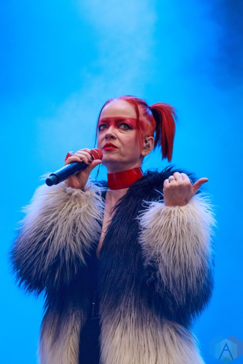 SAN BERNARDINO, CA - OCTOBER 06: Garbage performs at Cal Jam at Glen Helen Regional Park in San Bernardino, California on October 06, 2018. (Photo: James Alvarez/Aesthetic Magazine)