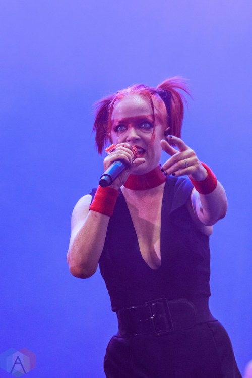 SAN BERNARDINO, CA - OCTOBER 06: Garbage performs at Cal Jam at Glen Helen Regional Park in San Bernardino, California on October 06, 2018. (Photo: James Alvarez/Aesthetic Magazine)