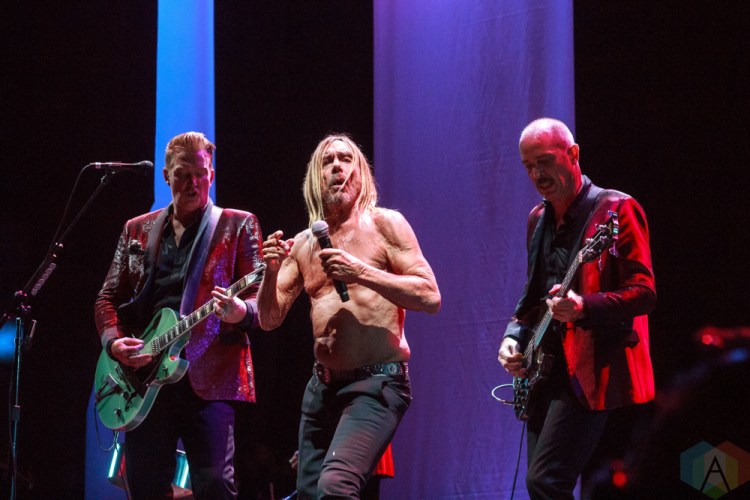 SAN BERNARDINO, CA - OCTOBER 06: Iggy Pop performs at Cal Jam at Glen Helen Regional Park in San Bernardino, California on October 06, 2018. (Photo: James Alvarez/Aesthetic Magazine)
