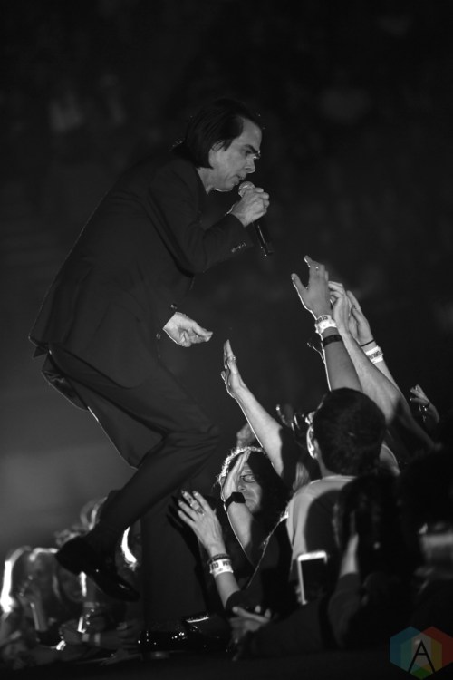 LOS ANGELES, CA - OCTOBER 21: Nick Cave & The Bad Seeds performs at The Forum in Los Angeles, California on October 21, 2018. (Photo: Melanie Escombe/Aesthetic Magazine)