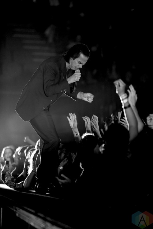 LOS ANGELES, CA - OCTOBER 21: Nick Cave & The Bad Seeds performs at The Forum in Los Angeles, California on October 21, 2018. (Photo: Melanie Escombe/Aesthetic Magazine)