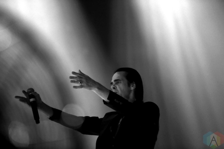 LOS ANGELES, CA - OCTOBER 21: Nick Cave & The Bad Seeds performs at The Forum in Los Angeles, California on October 21, 2018. (Photo: Melanie Escombe/Aesthetic Magazine)