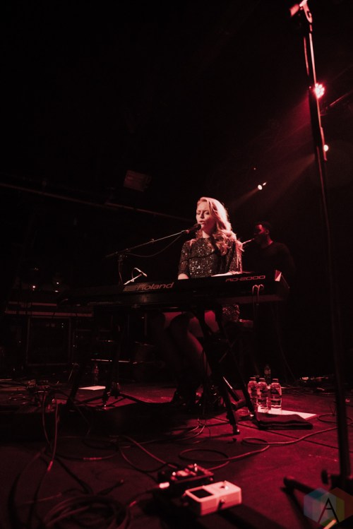OXFORD, UK - NOVEMBER 02: Freya Ridings performs at O2 Academy Oxford in Oxford, UK on November 02, 2018. (Photo: Caitlin Molton/Aesthetic Magazine)