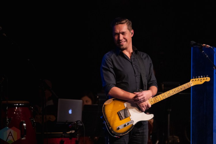 TORONTO, ON - NOVEMBER 20: Hanson performs at Queen Elizabeth Theatre in Toronto on November 20, 2018. (Photo: Adam Horton/Aesthetic Magazine)