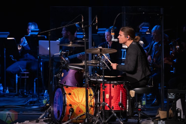 TORONTO, ON - NOVEMBER 20: Hanson performs at Queen Elizabeth Theatre in Toronto on November 20, 2018. (Photo: Adam Horton/Aesthetic Magazine)
