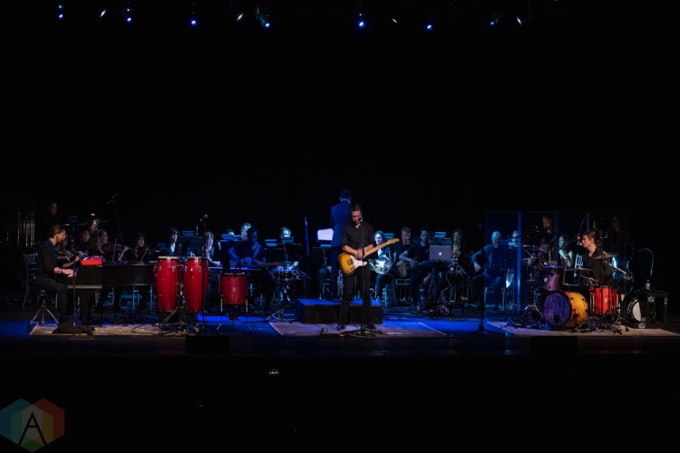 TORONTO, ON - NOVEMBER 20: Hanson performs at Queen Elizabeth Theatre in Toronto on November 20, 2018. (Photo: Adam Horton/Aesthetic Magazine)