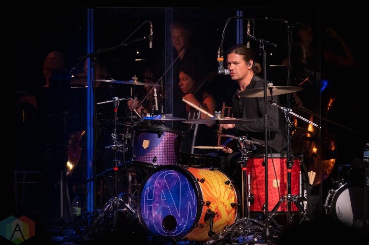 TORONTO, ON - NOVEMBER 20: Hanson performs at Queen Elizabeth Theatre in Toronto on November 20, 2018. (Photo: Adam Horton/Aesthetic Magazine)