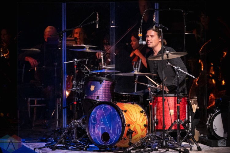 TORONTO, ON - NOVEMBER 20: Hanson performs at Queen Elizabeth Theatre in Toronto on November 20, 2018. (Photo: Adam Horton/Aesthetic Magazine)