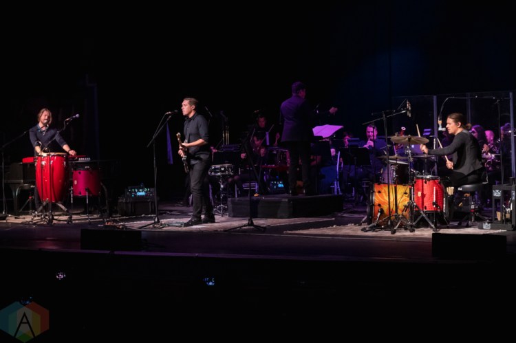 TORONTO, ON - NOVEMBER 20: Hanson performs at Queen Elizabeth Theatre in Toronto on November 20, 2018. (Photo: Adam Horton/Aesthetic Magazine)