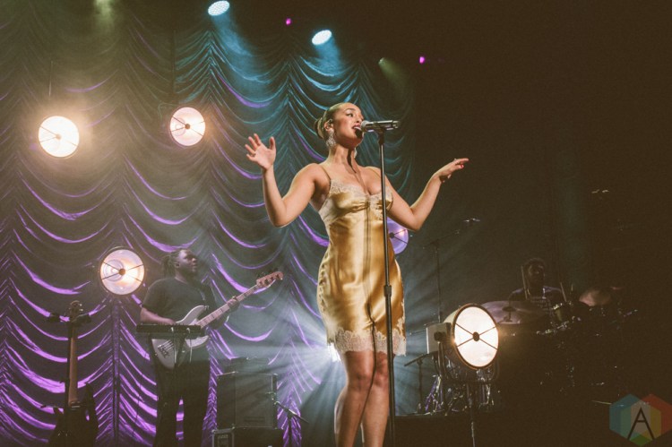 VANCOUVER, BC - NOVEMBER 20: Jorja Smith performs at Orpheum Theatre in Vancouver on November 20, 2018. (Photo: Danica Bansie/Aesthetic Magazine)